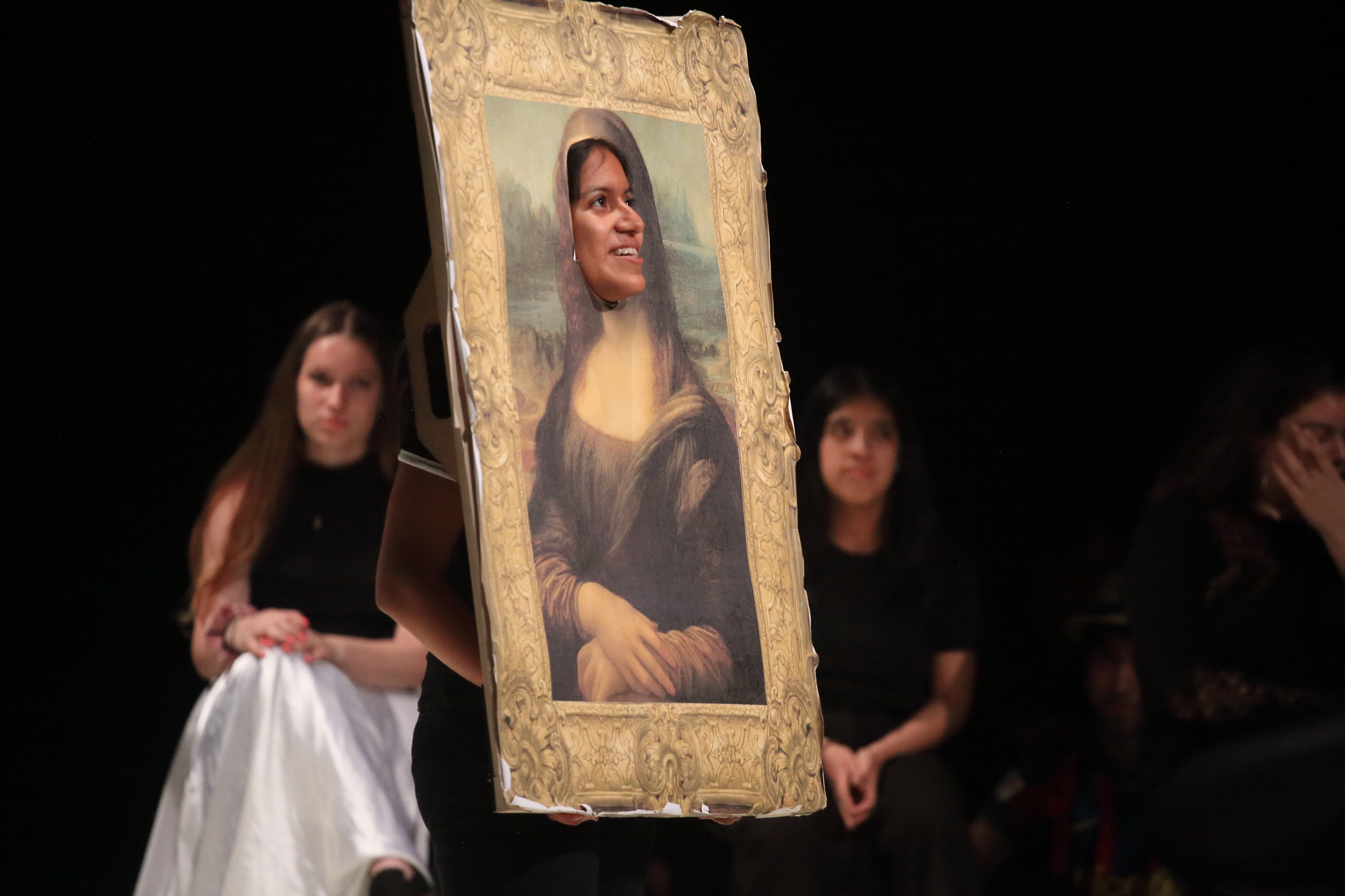Escena de l'obra "Quin Quadre!". Grup de teatre UIC Barcelona