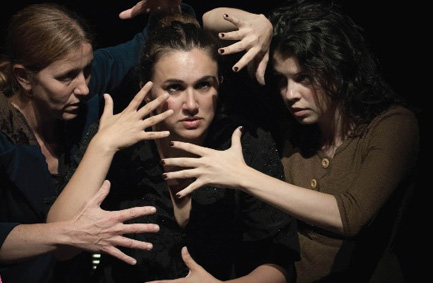 Espectacle teatral «Llum trencada». Històries de dones, guerra i República_UIB