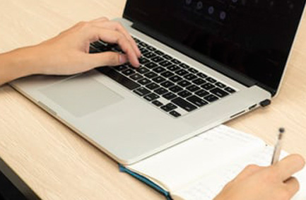 Curs d'alfabetització per a gent gran. Universitat Ramon Llull